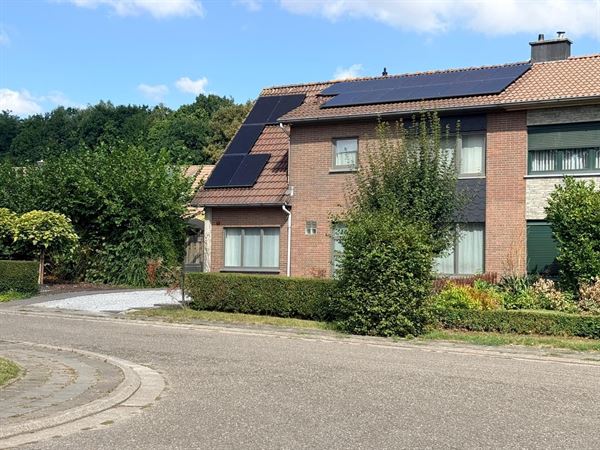 ENERGIEZUINIGE WONING IN DOOLOPENDE STRAAT
