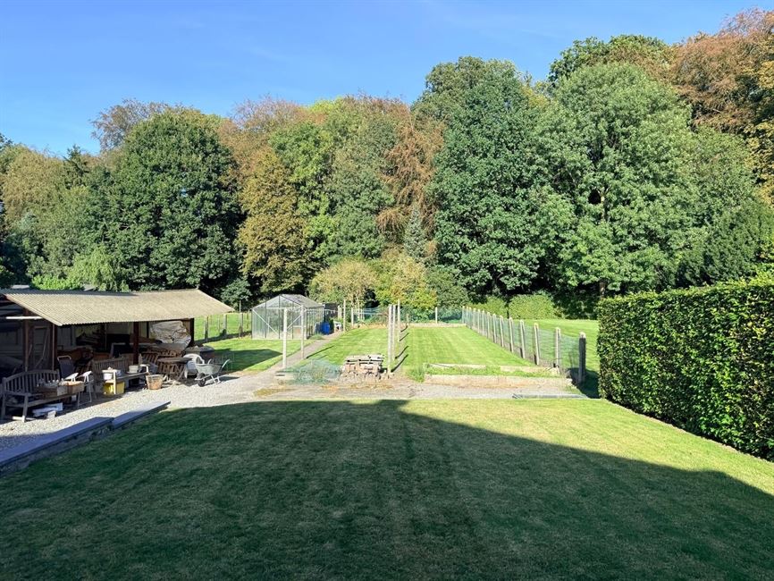 VILLA SUR UN TERRAIN DE 12 ARES 95 CA AVEC VUE SUR LE PRINSENBOS !