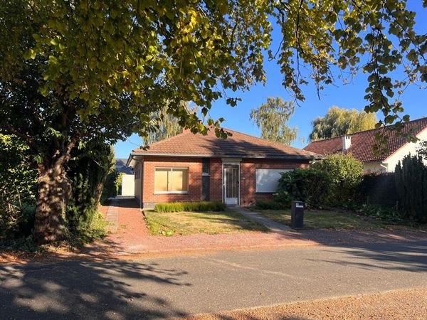 RESIDENTIEEL GELEGEN, TE RENOVEREN WONING