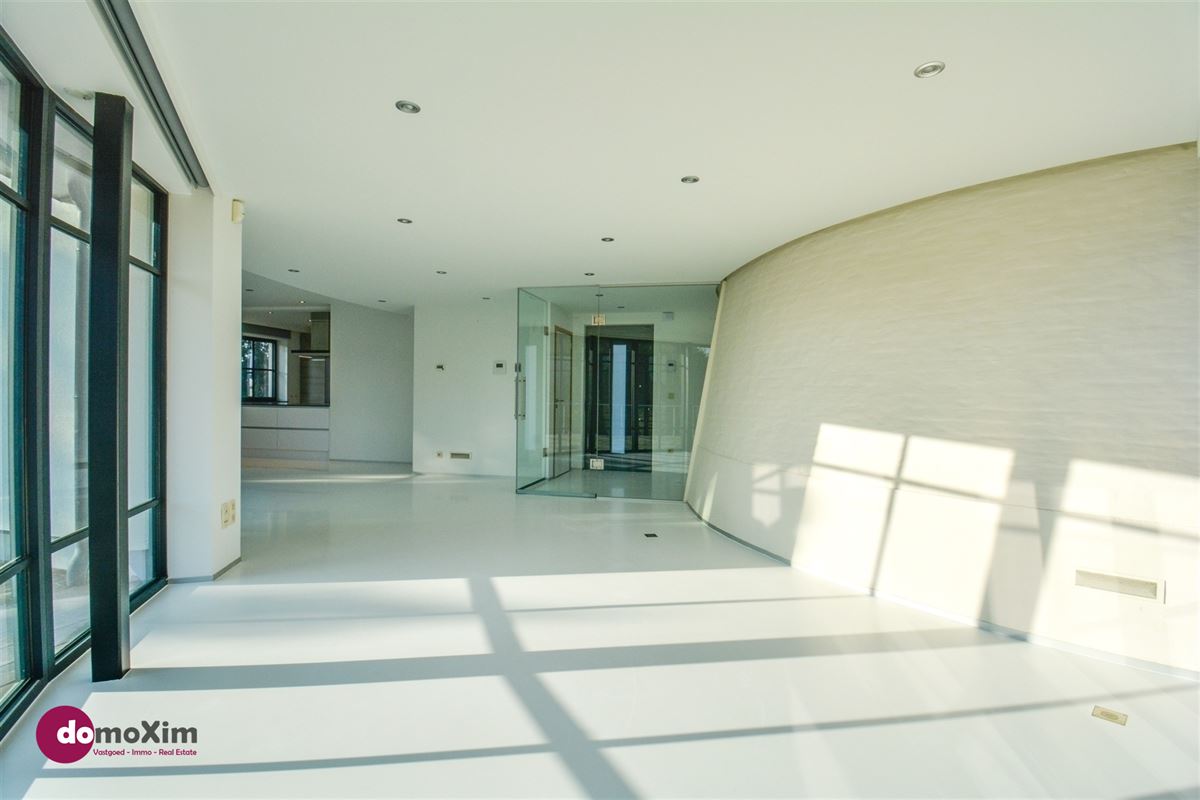 De Oude Korenmolen van Veltem, een unieke villa op een perceel van 47 are