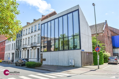 Architecturale woning met parking in het hart van Leuven