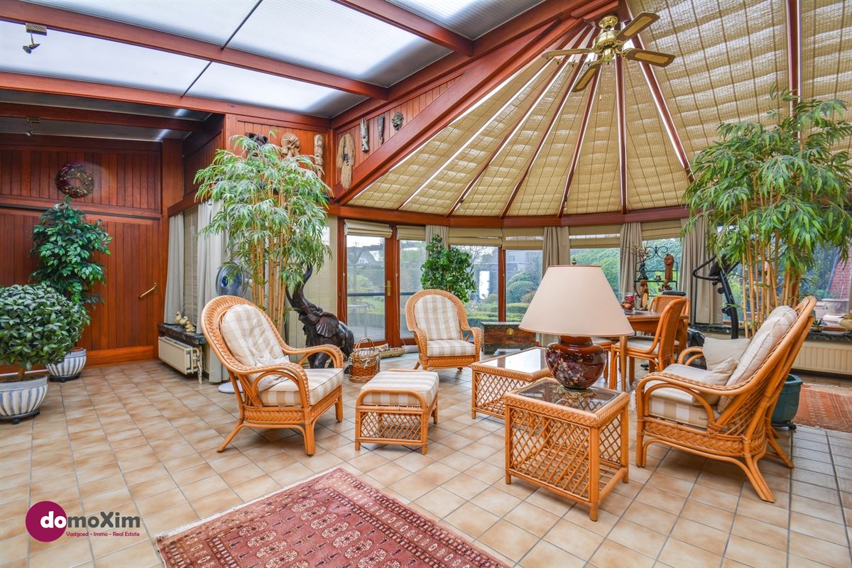 Villa majestueuse avec 3 chambres à coucher sur un terrain spacieux à Hever