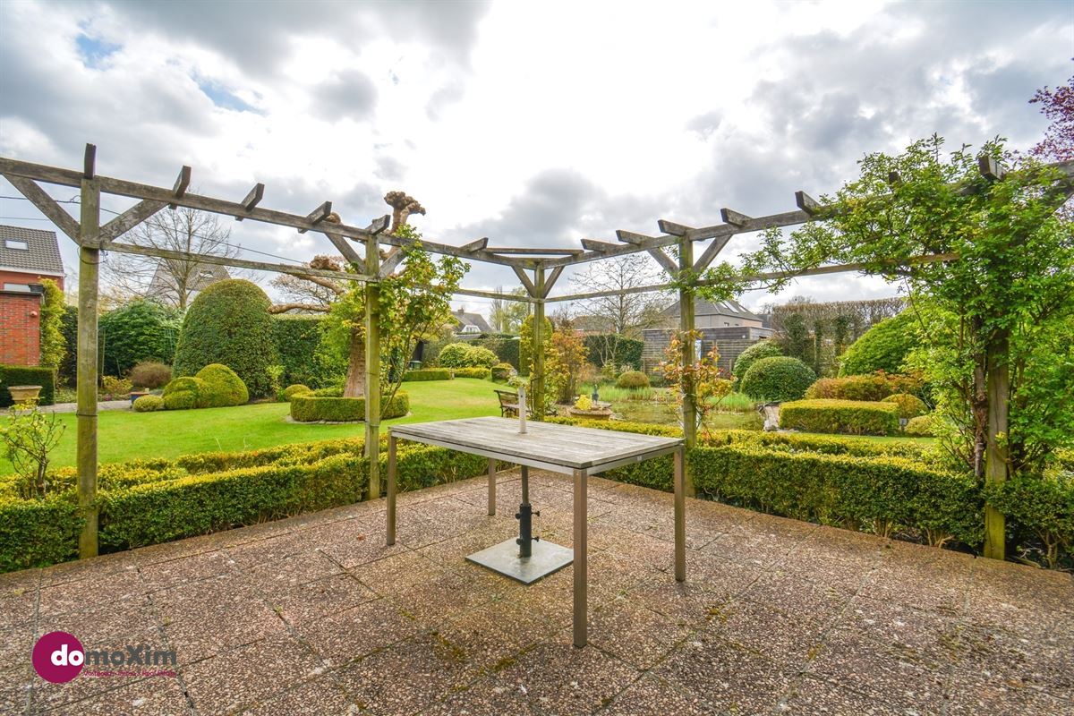 Villa majestueuse avec 3 chambres à coucher sur un terrain spacieux à Hever