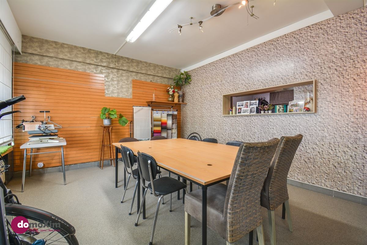 Woning voor gemengd gebruik / opbrengsteigendom nabij het centrum van Muizen