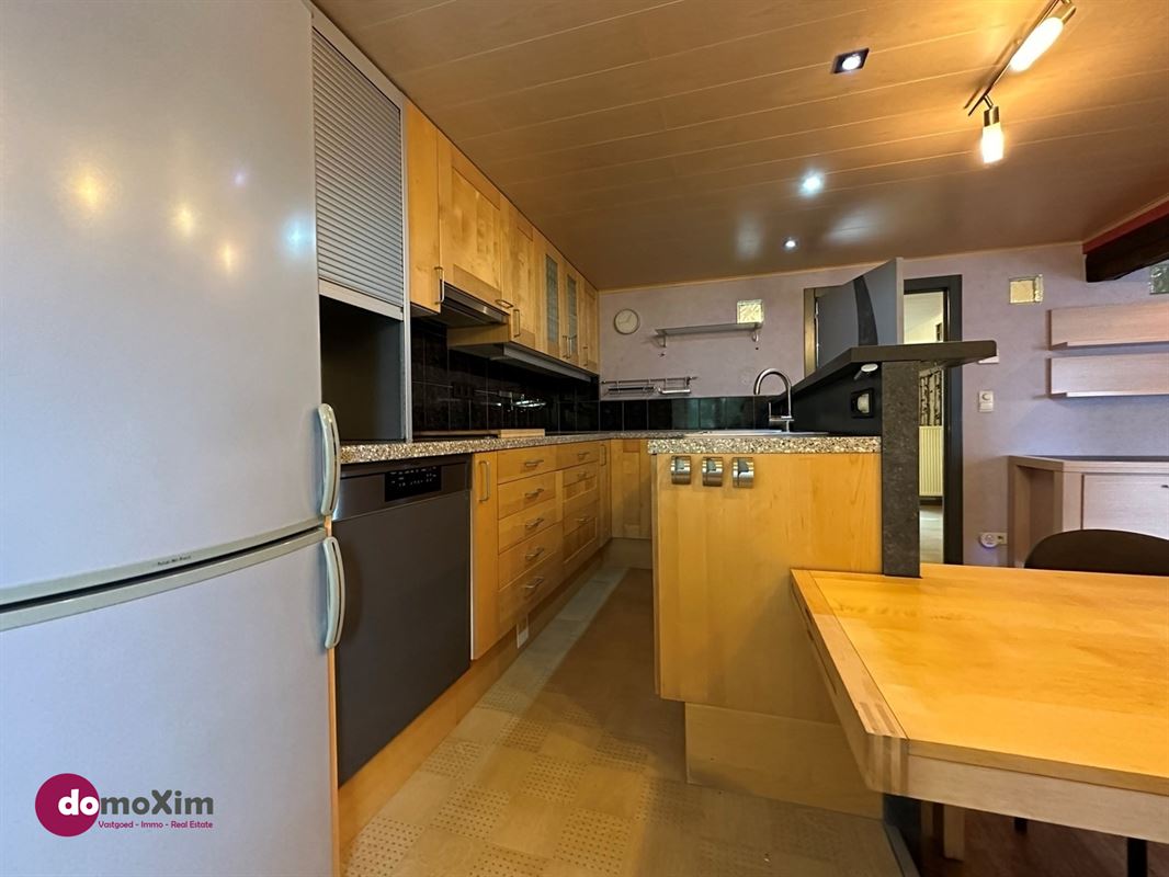 Woning voor gemengd gebruik / opbrengsteigendom nabij het centrum van Muizen