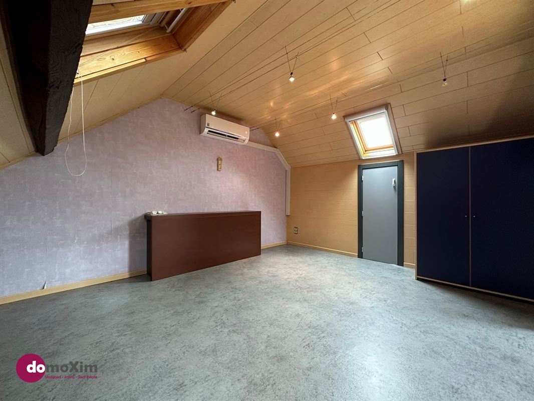 Woning voor gemengd gebruik / opbrengsteigendom nabij het centrum van Muizen