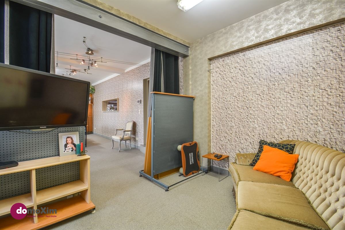 Woning voor gemengd gebruik / opbrengsteigendom nabij het centrum van Muizen