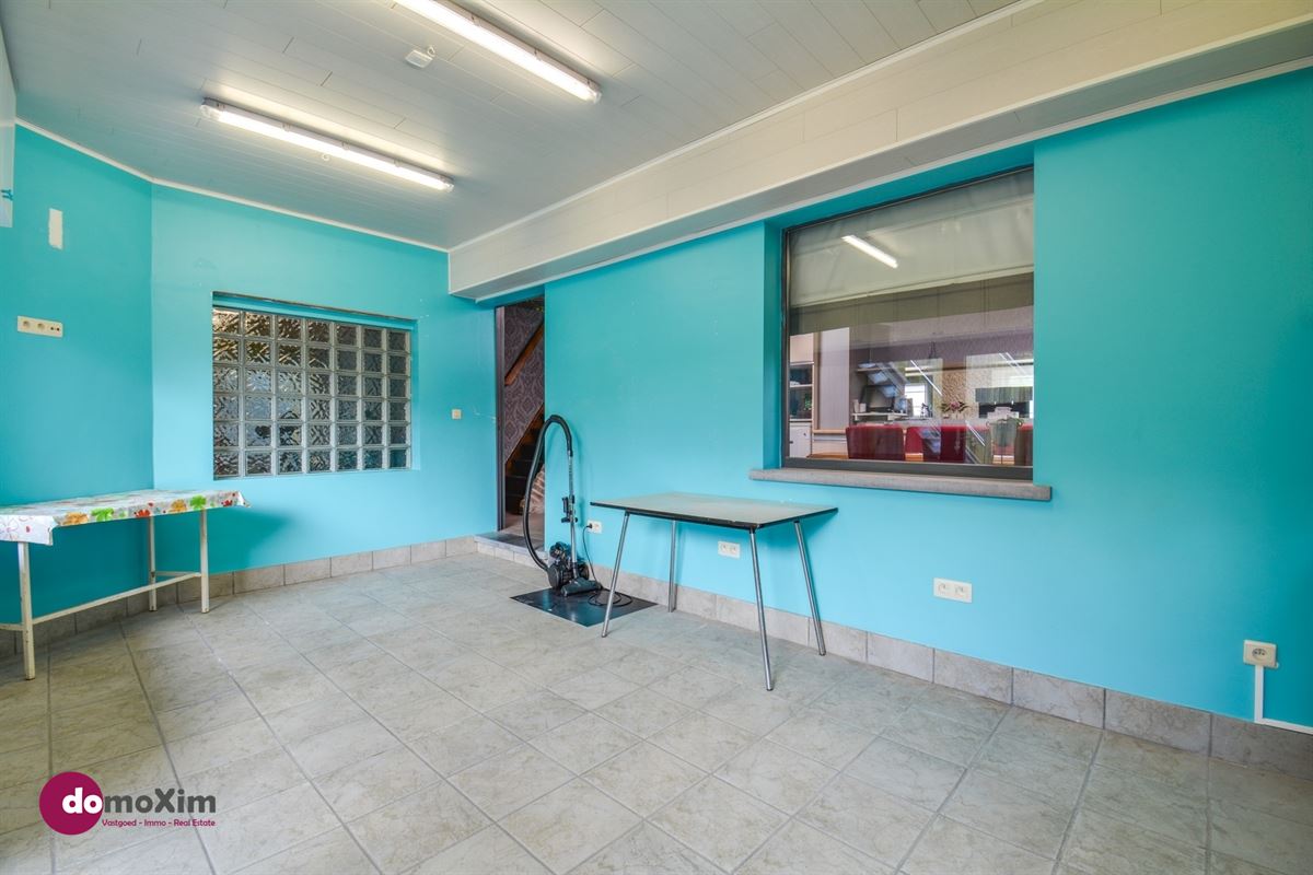 Woning voor gemengd gebruik / opbrengsteigendom nabij het centrum van Muizen