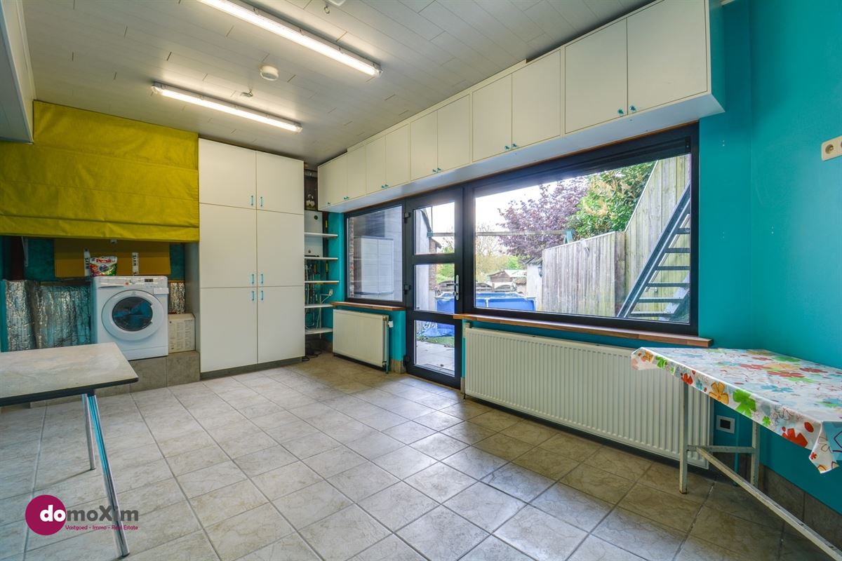 Woning voor gemengd gebruik / opbrengsteigendom nabij het centrum van Muizen
