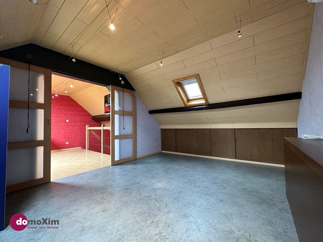 Woning voor gemengd gebruik / opbrengsteigendom nabij het centrum van Muizen