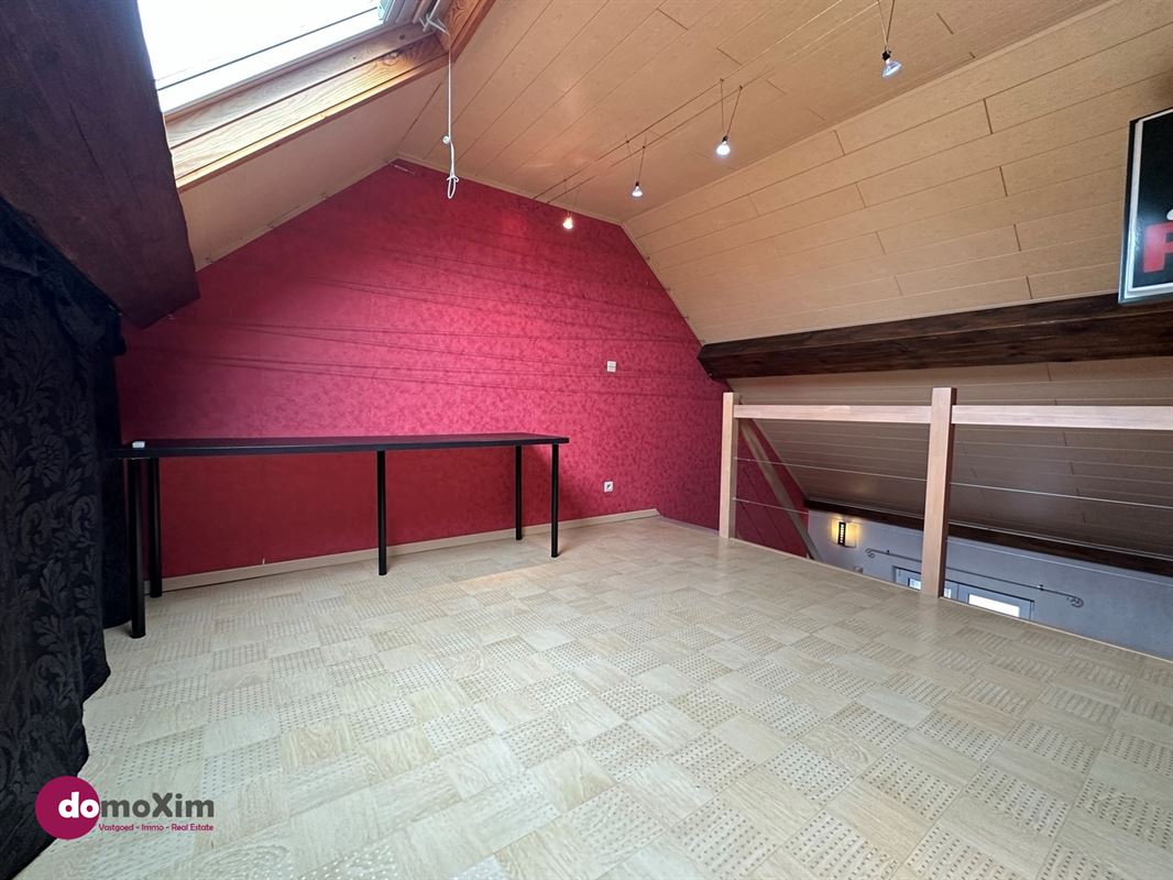 Woning voor gemengd gebruik / opbrengsteigendom nabij het centrum van Muizen