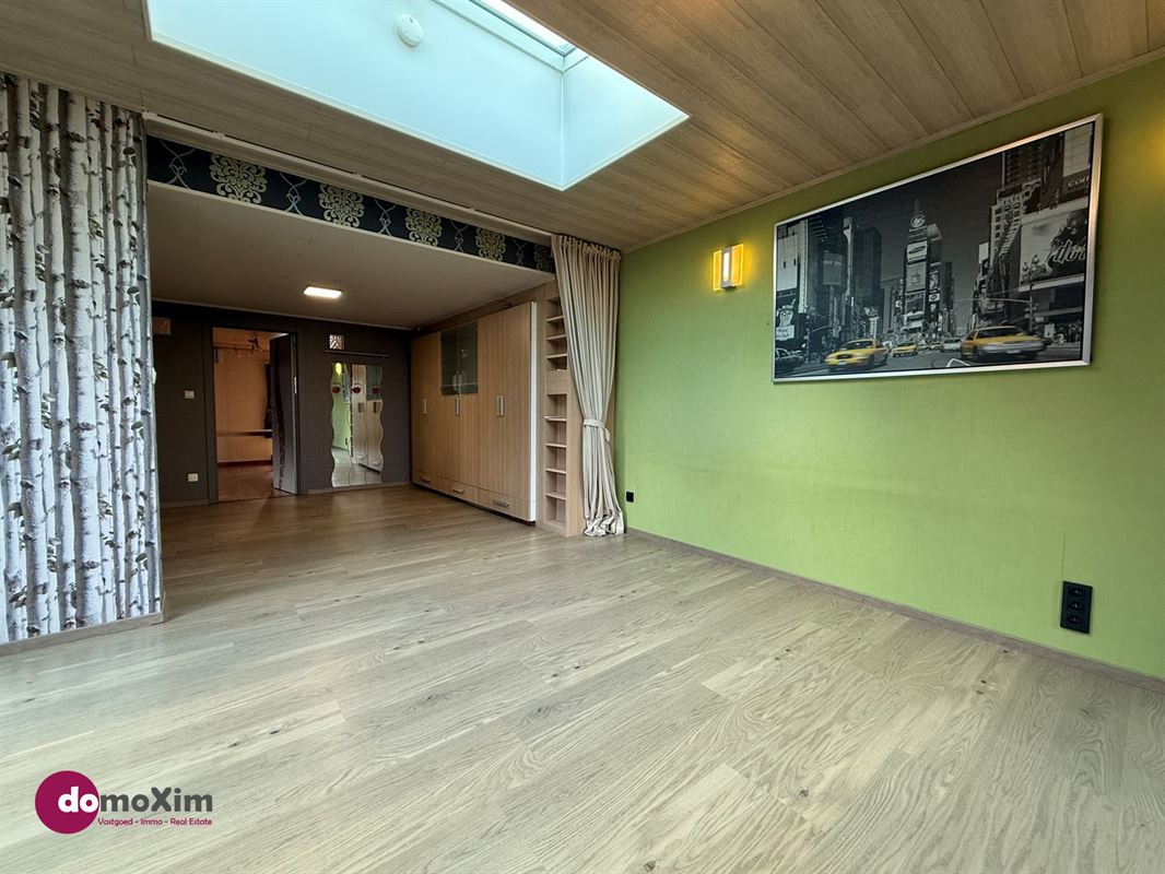 Woning voor gemengd gebruik / opbrengsteigendom nabij het centrum van Muizen
