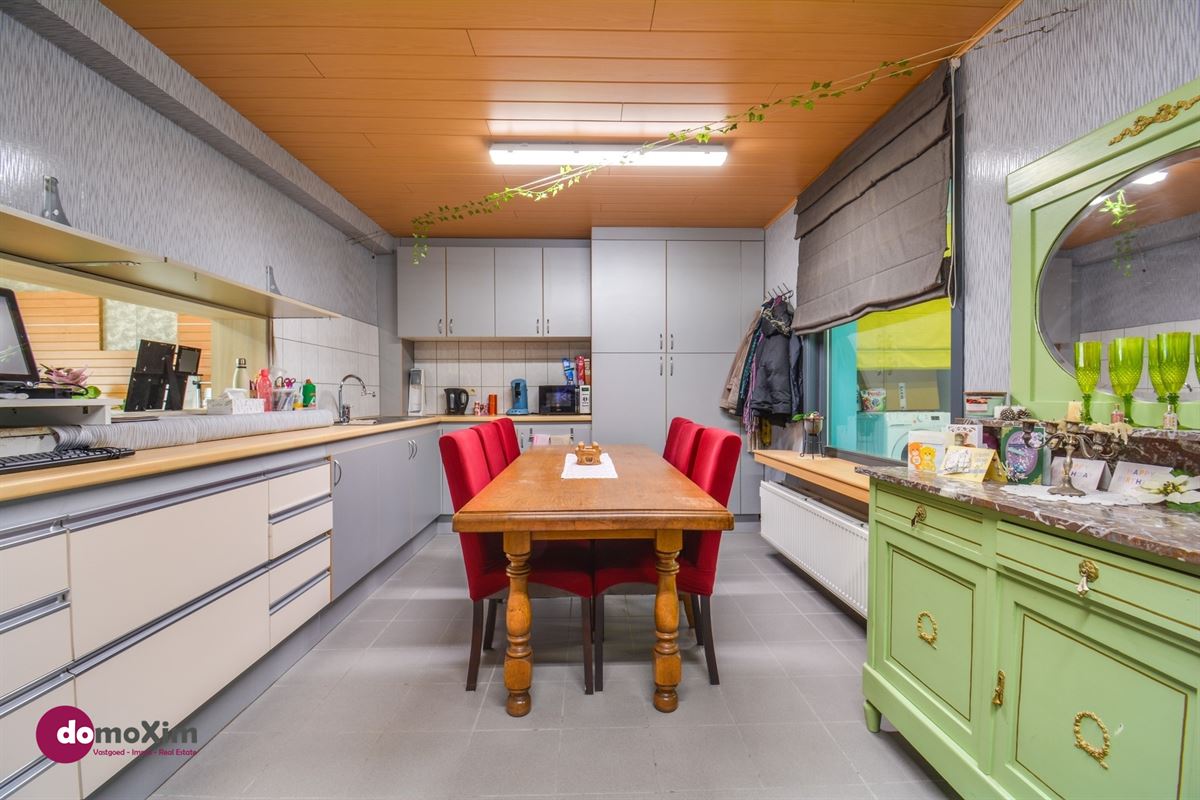 Woning voor gemengd gebruik / opbrengsteigendom nabij het centrum van Muizen