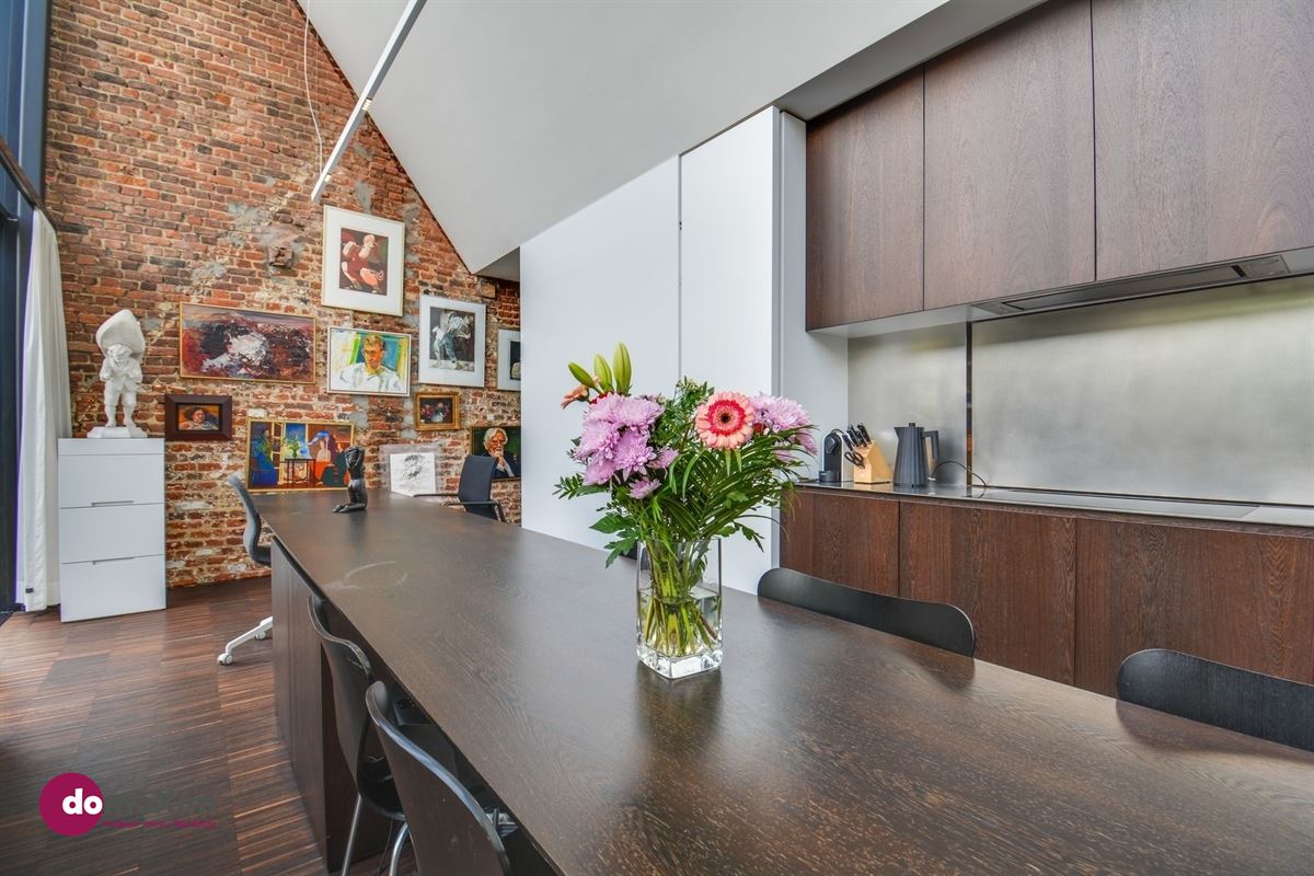 Architecturale woning met parking in het hart van Leuven