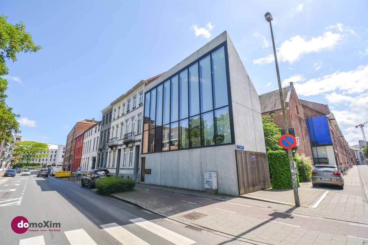 Architecturale woning met parking in het hart van Leuven
