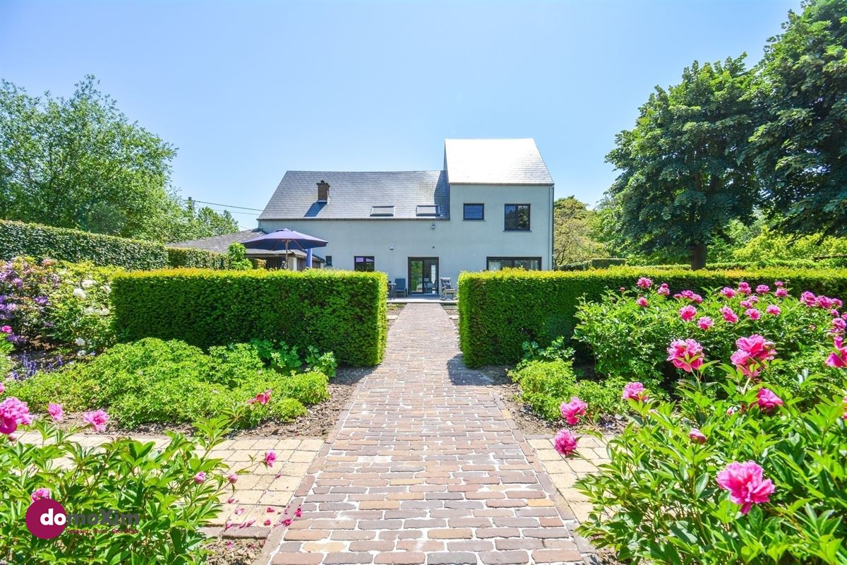 Spacious move-in ready family home in a unique location in Herent