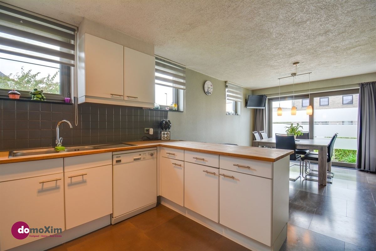 Woning met handelsruimte op een gunstige locatie in Kampenhout