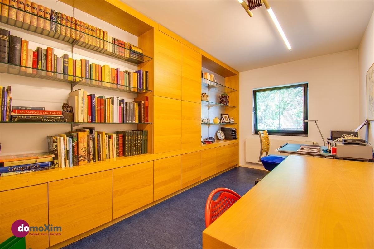 Architecturale parel in de Lievekensbossen in Schiplaken