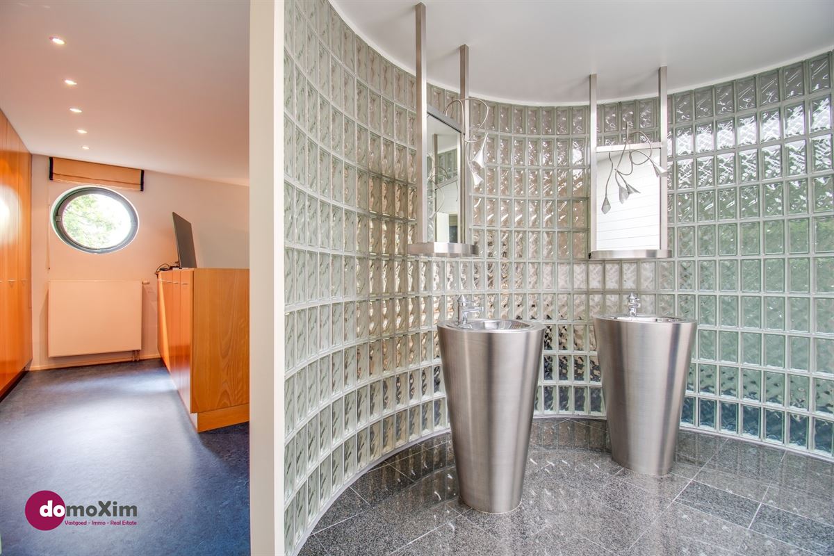 Architecturale parel in de Lievekensbossen in Schiplaken