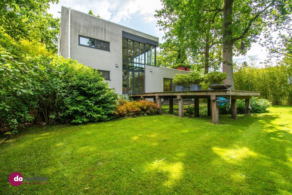 Architecturale parel in de Lievekensbossen in Schiplaken