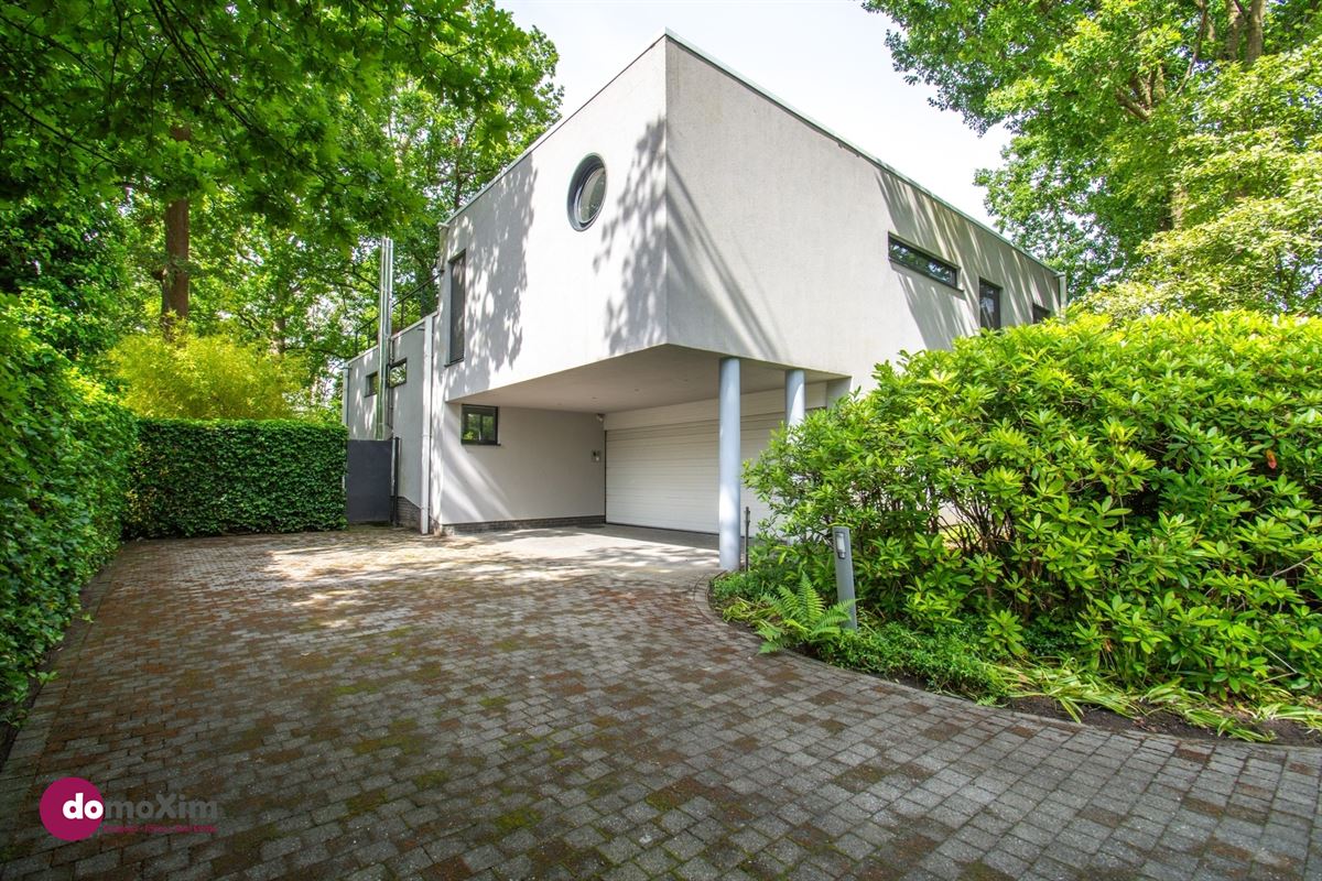 Architecturale parel in de Lievekensbossen in Schiplaken