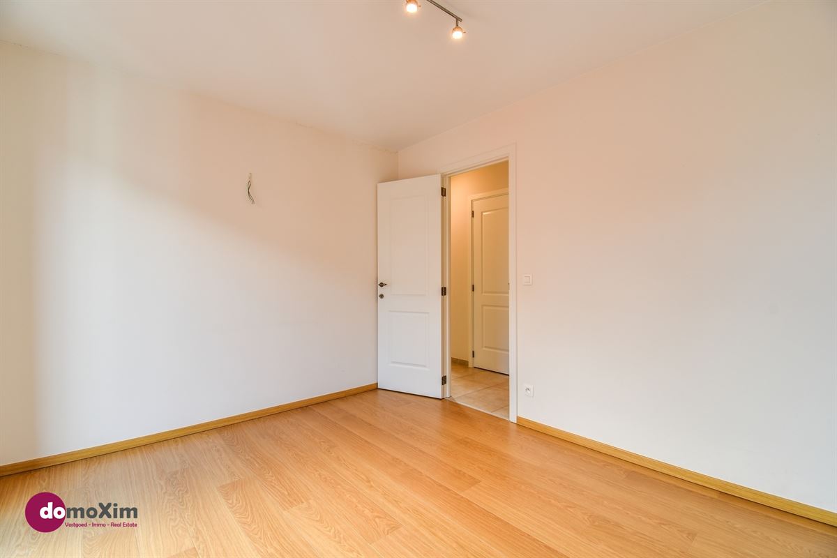 Move-in-ready 3-bedroom apartment with parking in the heart of Boortmeerbeek