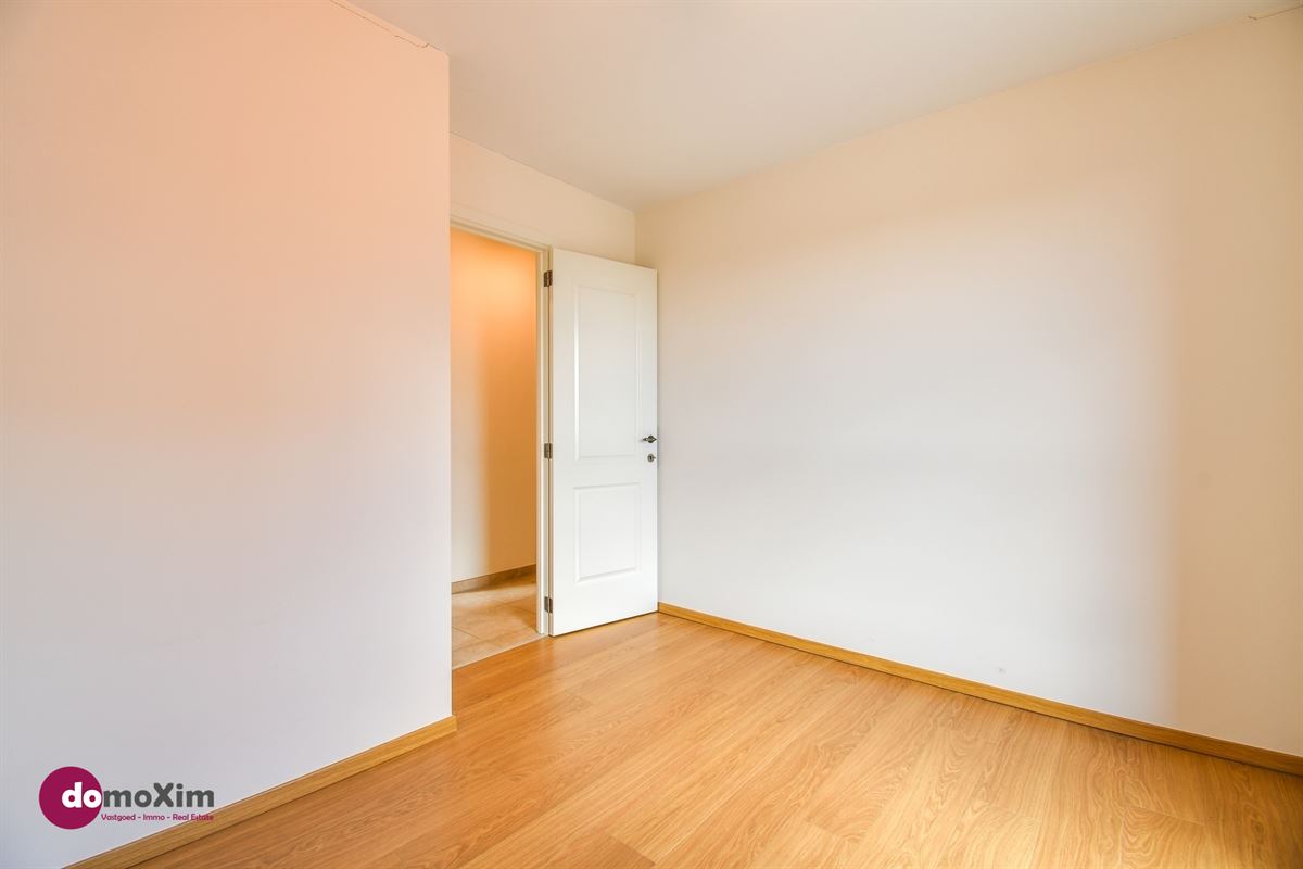 Move-in-ready 3-bedroom apartment with parking in the heart of Boortmeerbeek