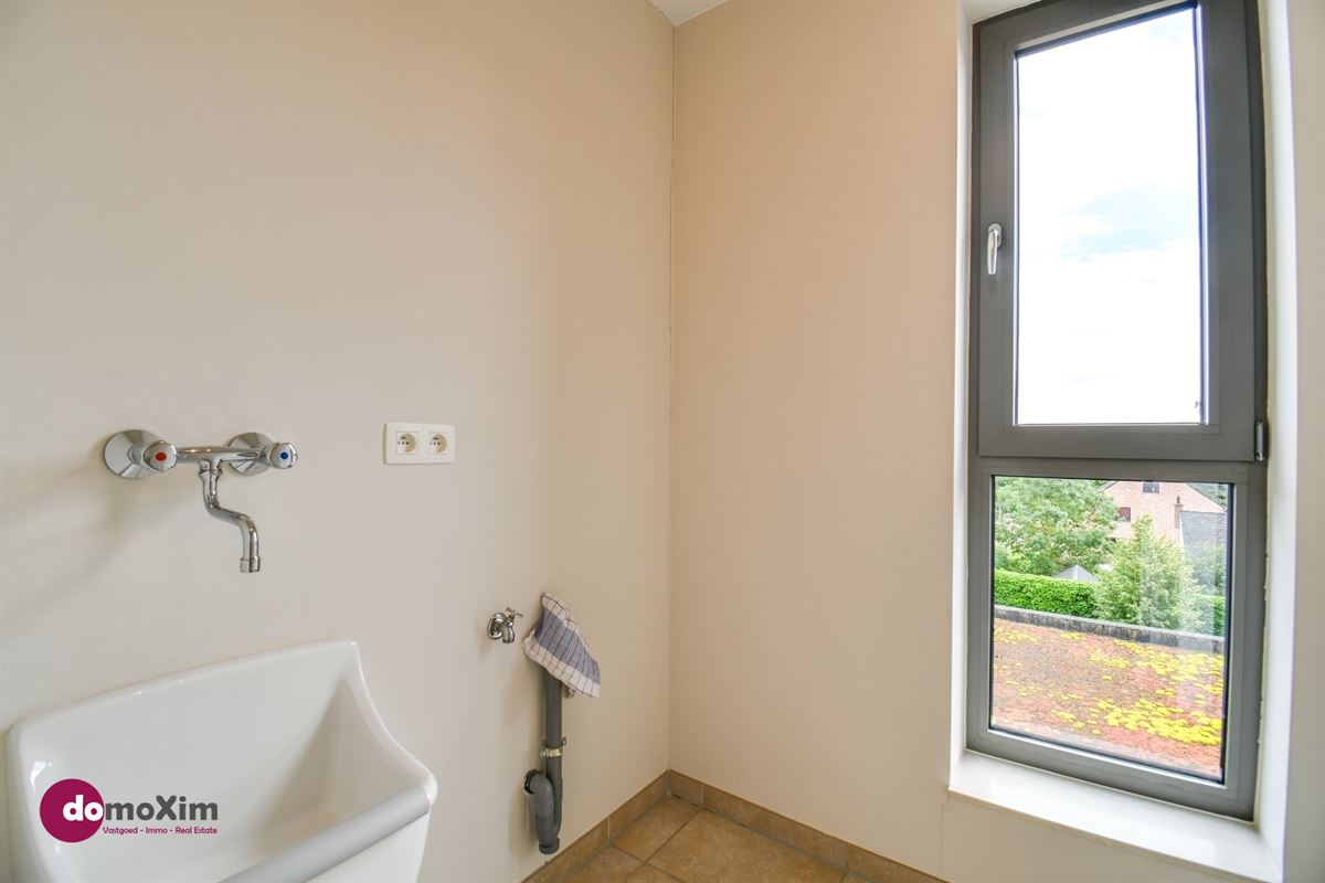 Move-in-ready 3-bedroom apartment with parking in the heart of Boortmeerbeek