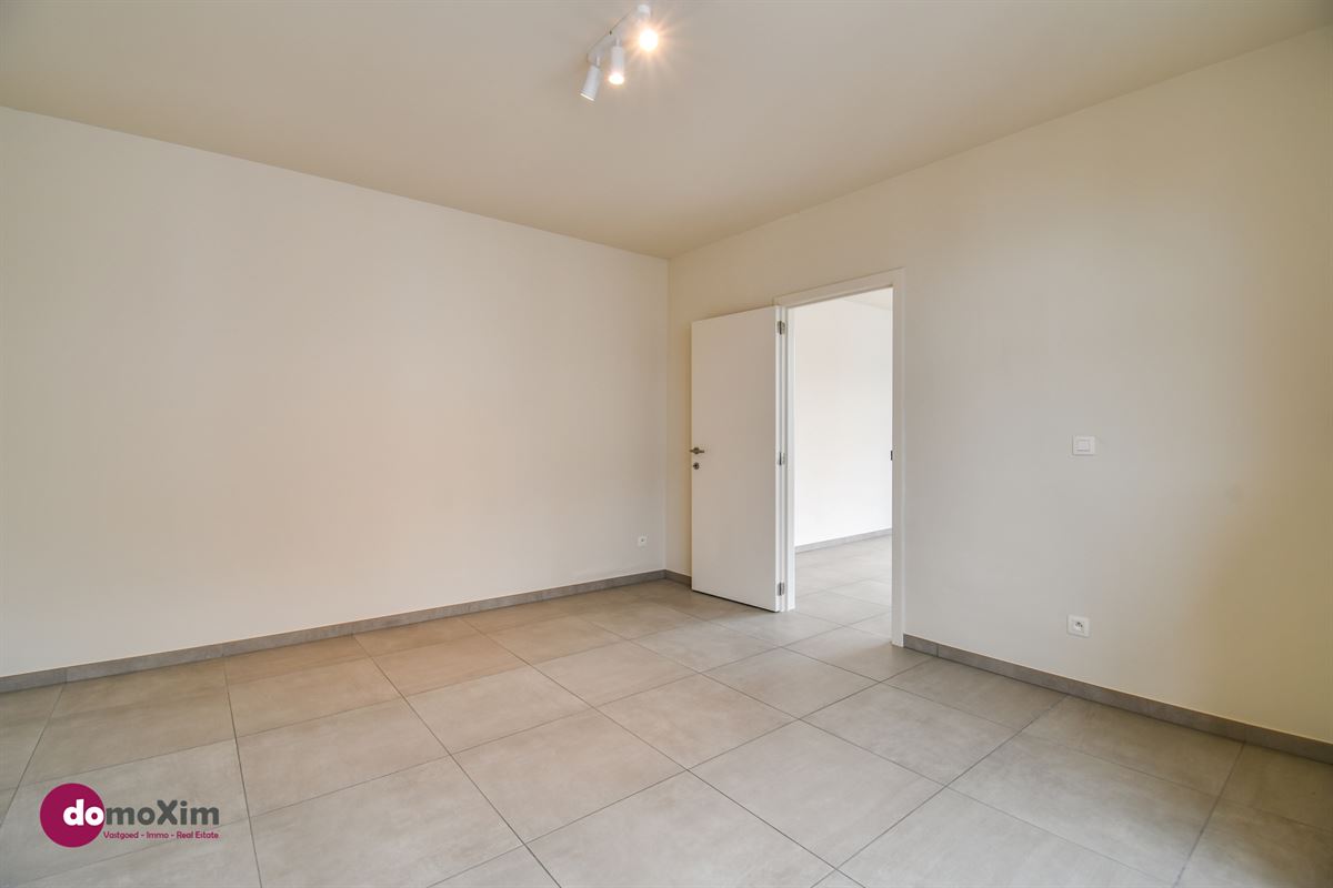 Investment property with 3 apartments and commercial space in downtown Mechelen