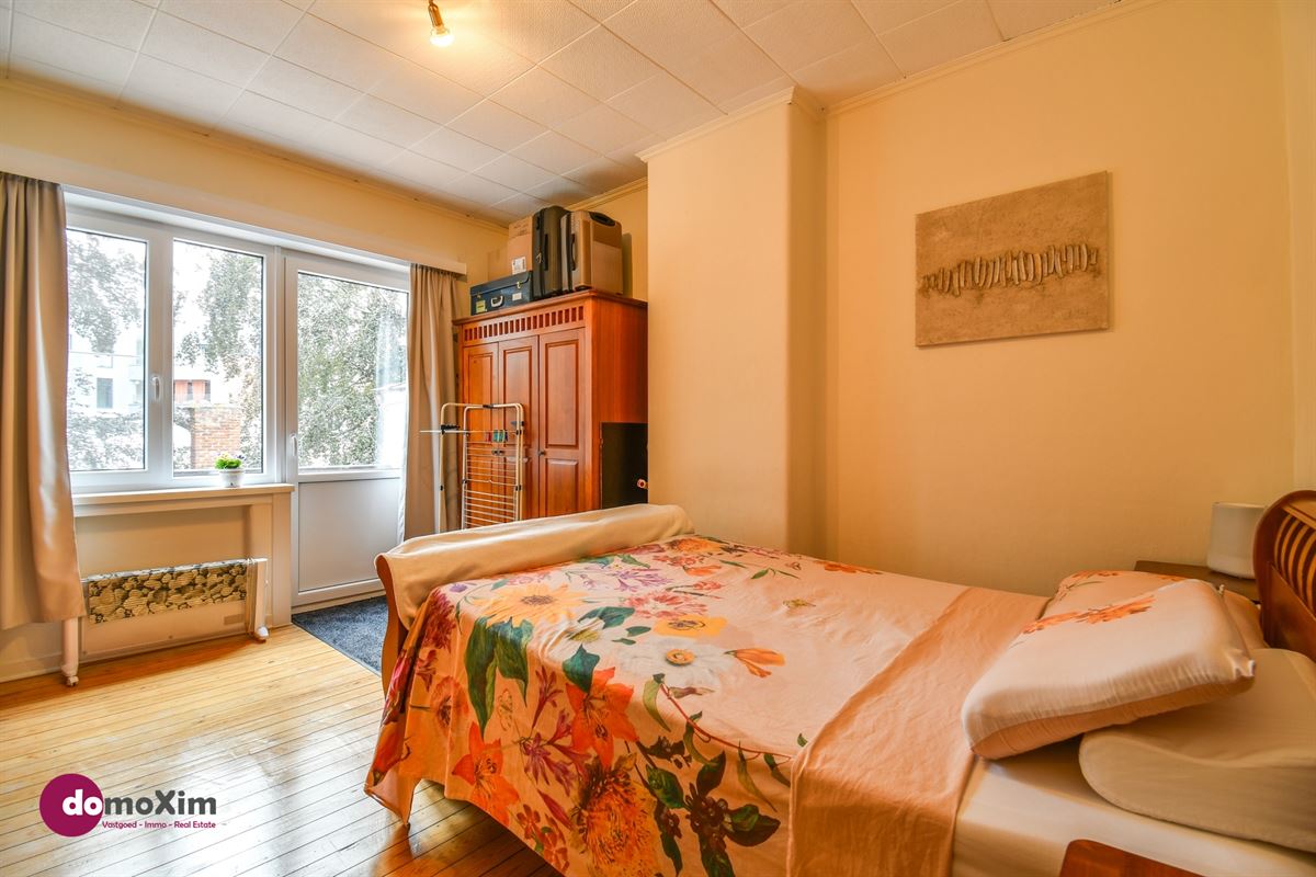 Attractive Investment Property with 3 Apartments and a Let Commercial Unit in a Prime Location in Mechelen