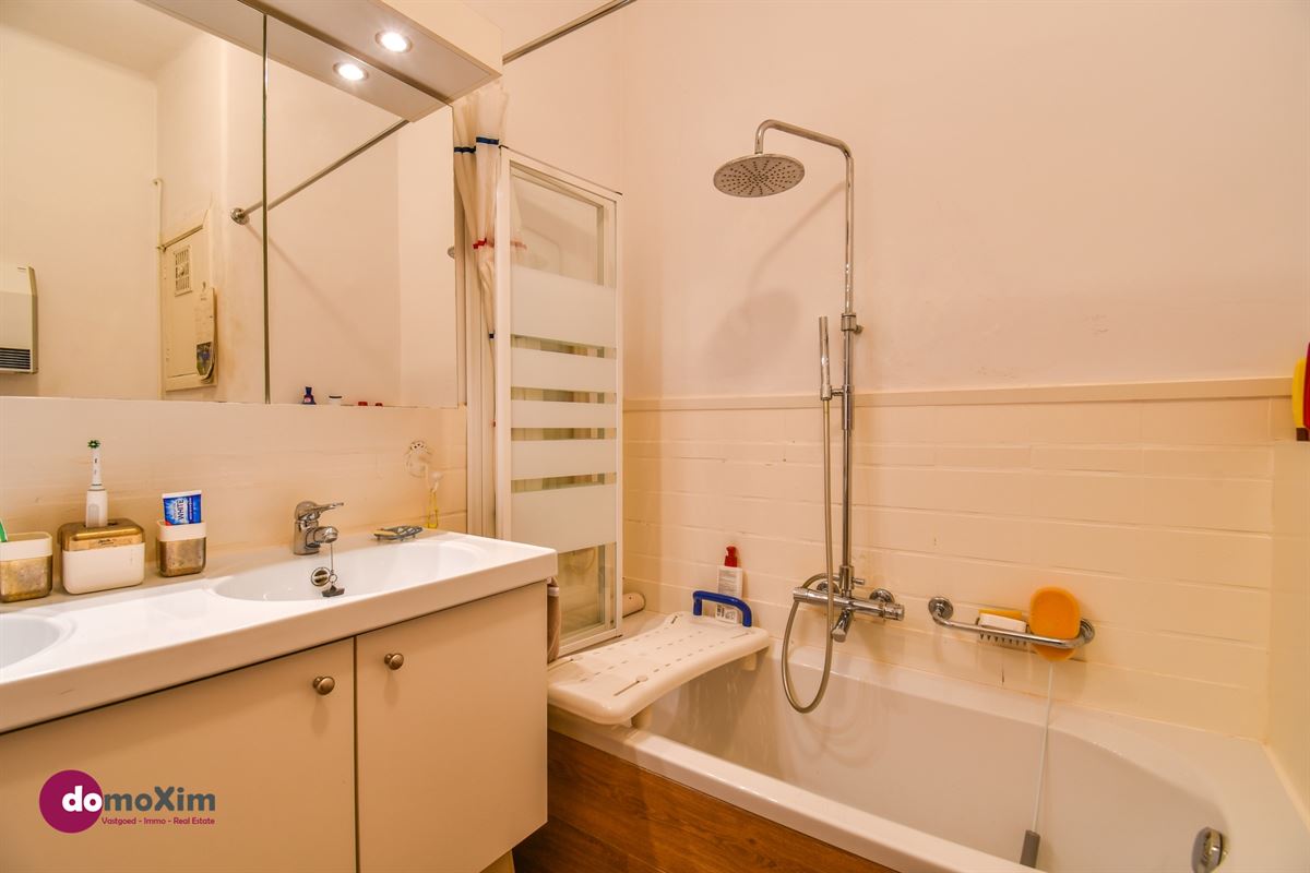 Attractive Investment Property with 3 Apartments and a Let Commercial Unit in a Prime Location in Mechelen