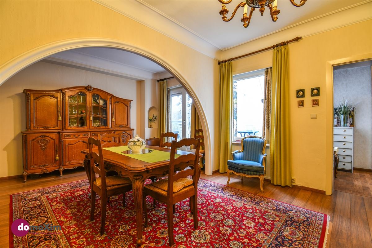 Attractive Investment Property with 3 Apartments and a Let Commercial Unit in a Prime Location in Mechelen