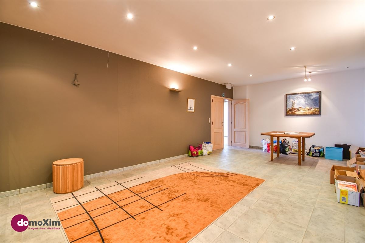 Ground-floor commercial space with versatile possibilities in Hever