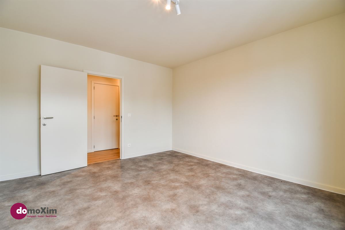 Investment property with 3 apartments and commercial space in downtown Mechelen