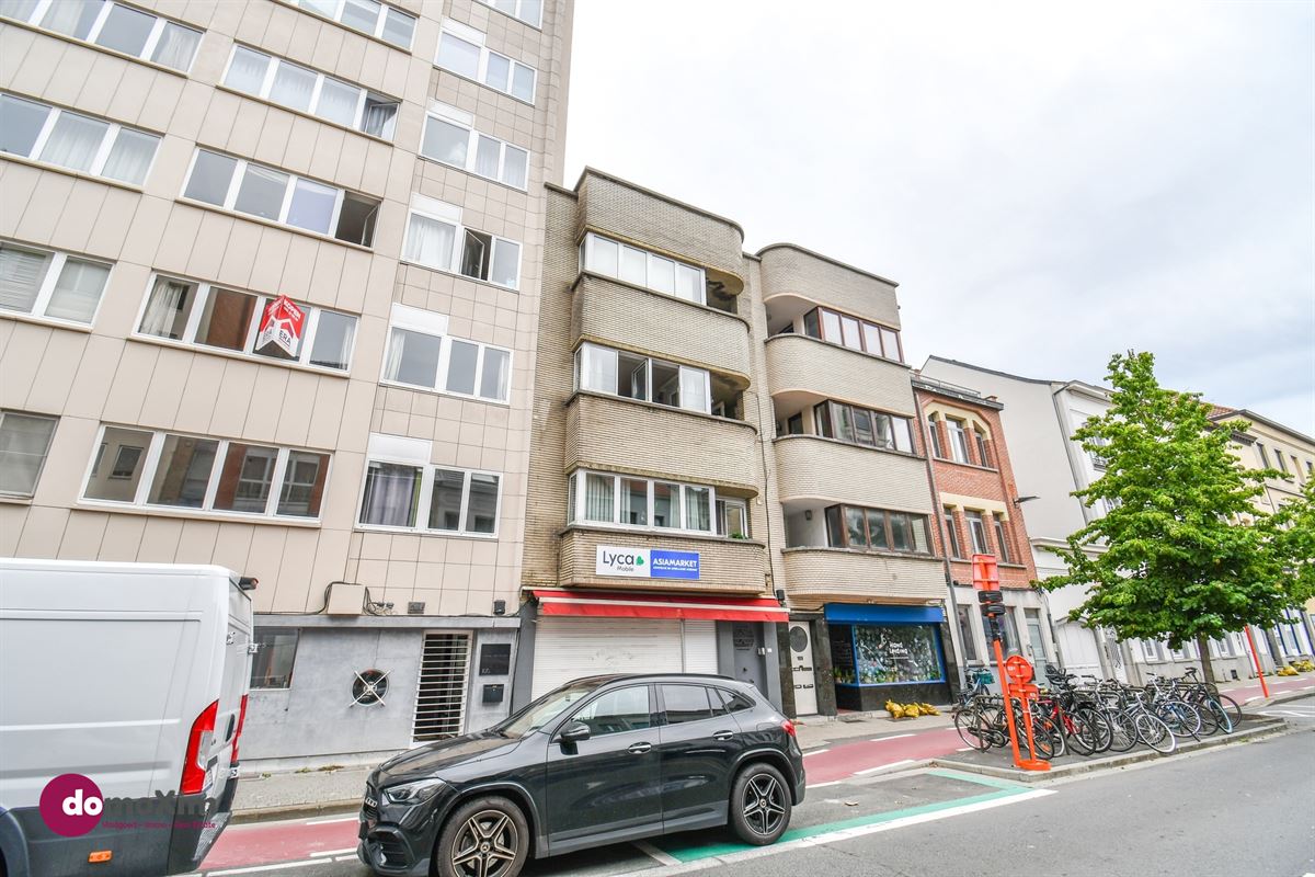 Attractive Investment Property with 3 Apartments and a Let Commercial Unit in a Prime Location in Mechelen