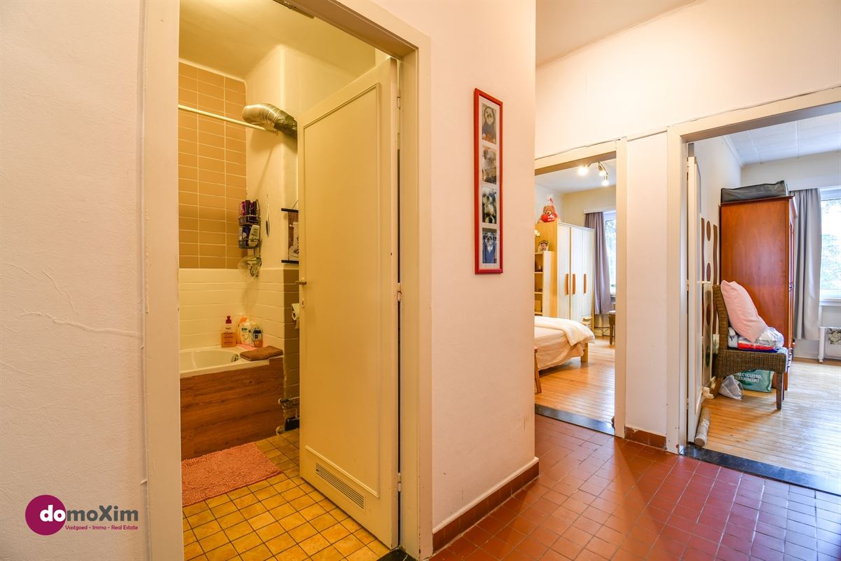 Attractive Investment Property with 3 Apartments and a Let Commercial Unit in a Prime Location in Mechelen