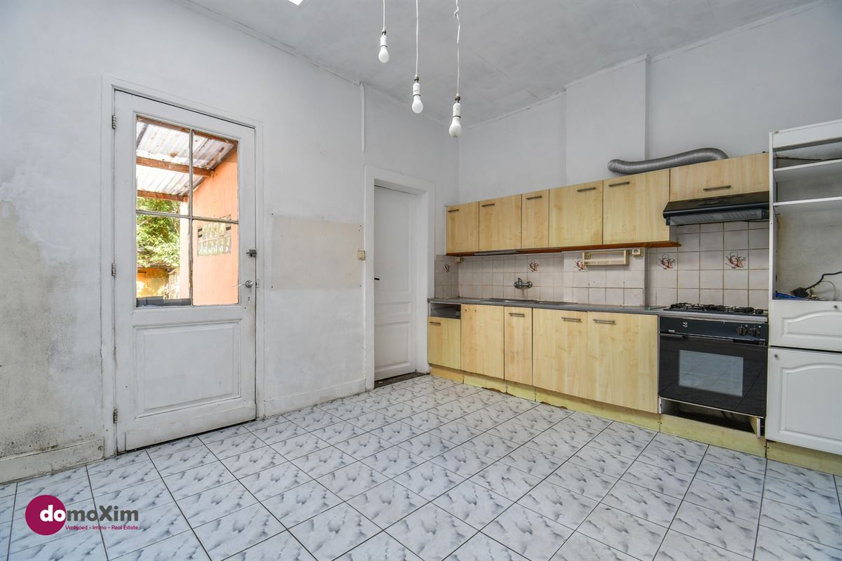 Charmante maison de maître à rénover avec jardin urbain, près du centre de Malines