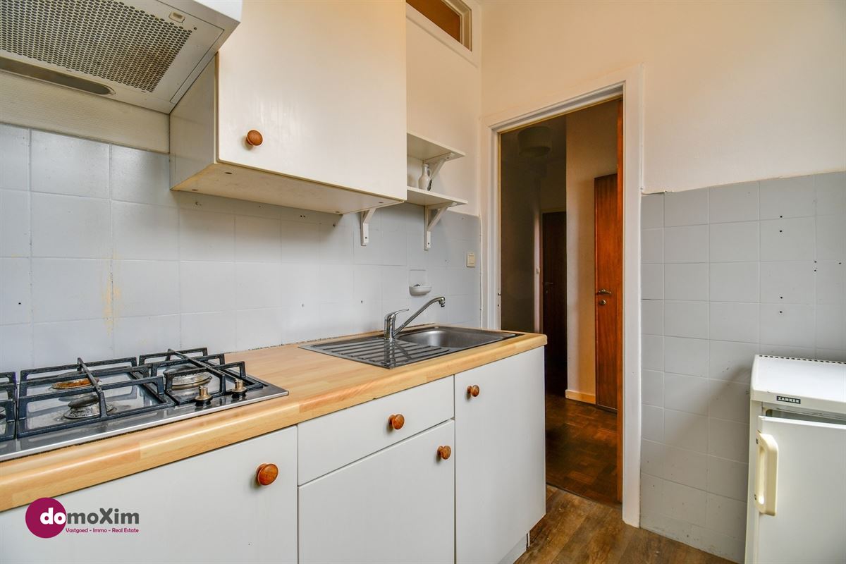 One-bedroom apartment with garage in Schaarbeek