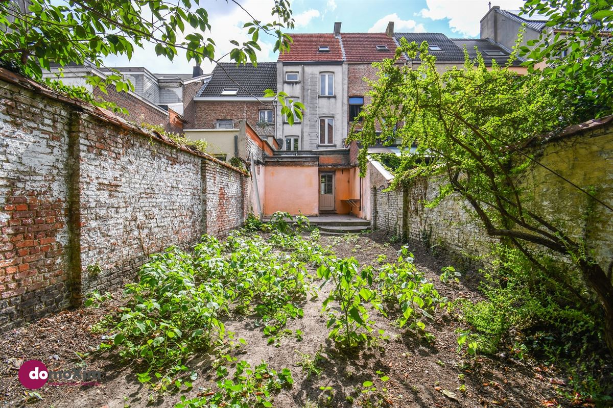 Charmante maison de maître à rénover avec jardin urbain, près du centre de Malines