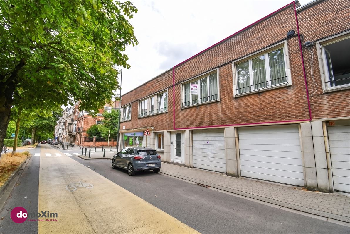 One-bedroom apartment with garage in Schaarbeek