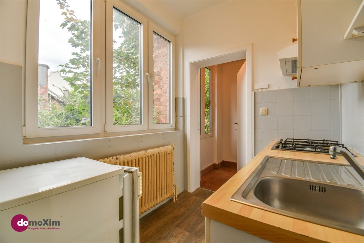 One-bedroom apartment with garage in Schaarbeek