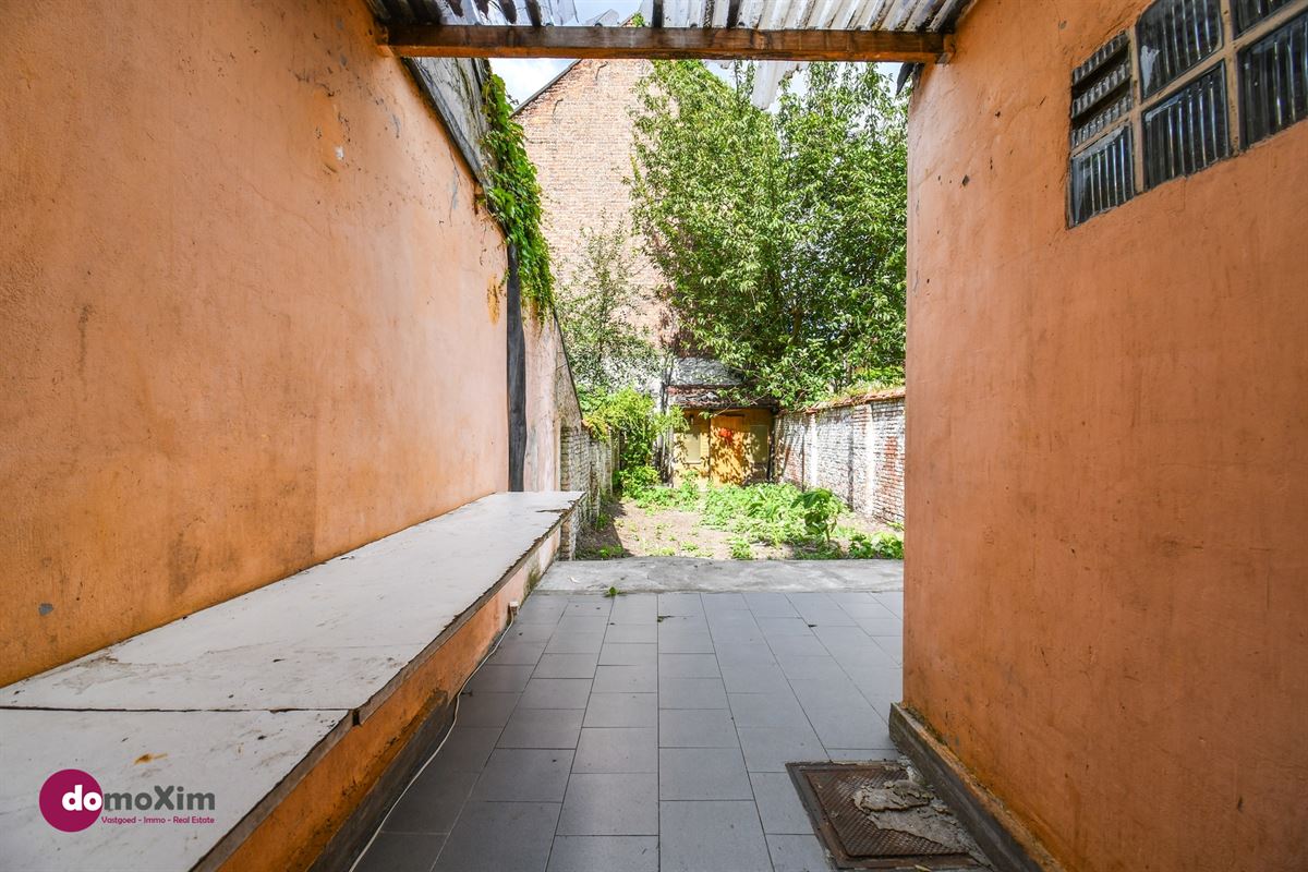 Charmante maison de maître à rénover avec jardin urbain, près du centre de Malines