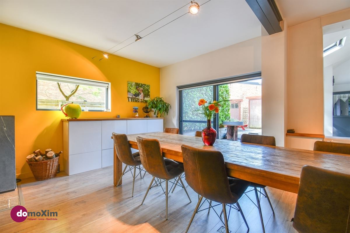 Instapklare woning met ruime hangar nabij het centrum van Hever