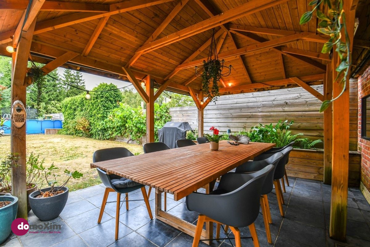 Instapklare woning met ruime hangar nabij het centrum van Hever