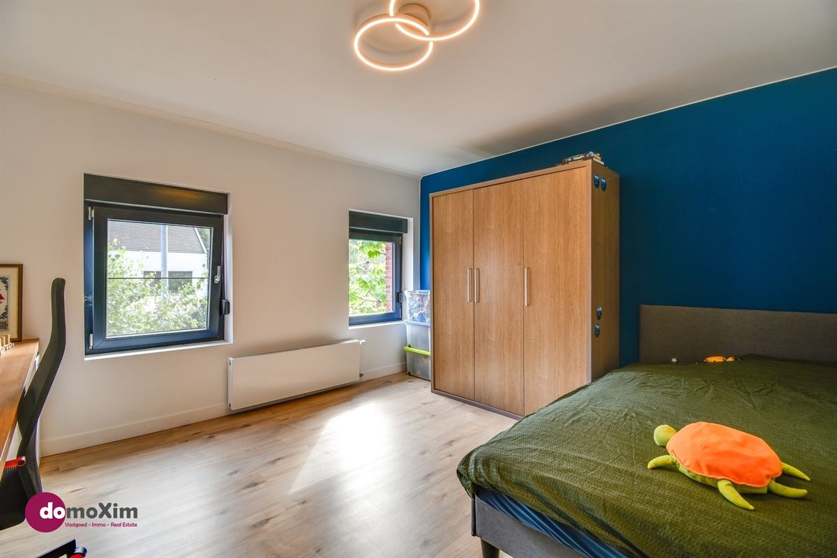 Instapklare woning met ruime hangar nabij het centrum van Hever
