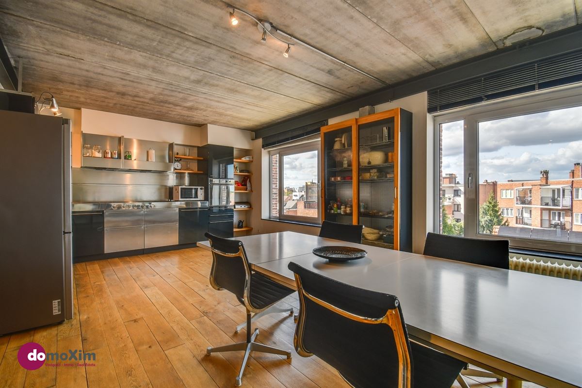 Bright 2-bedroom loft with terrace in Mechelen