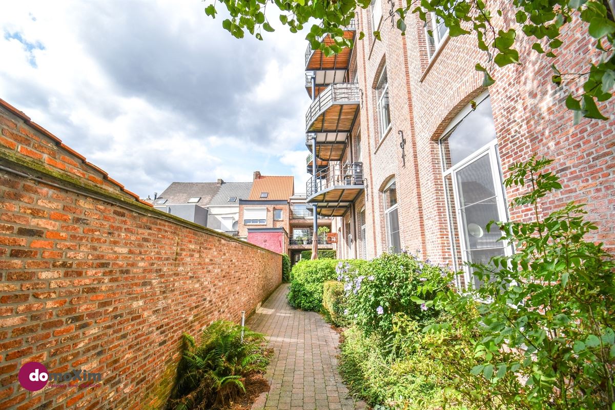 Bright 2-bedroom loft with terrace in Mechelen