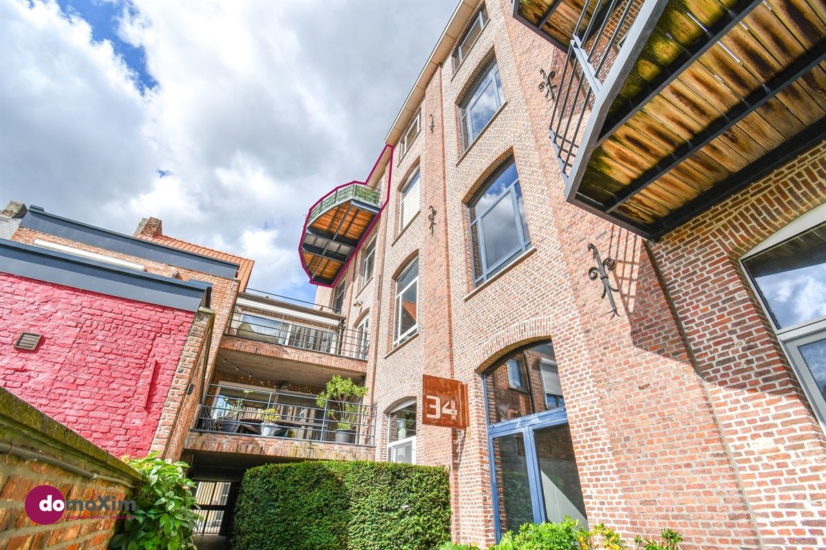 Bright 2-bedroom loft with terrace in Mechelen