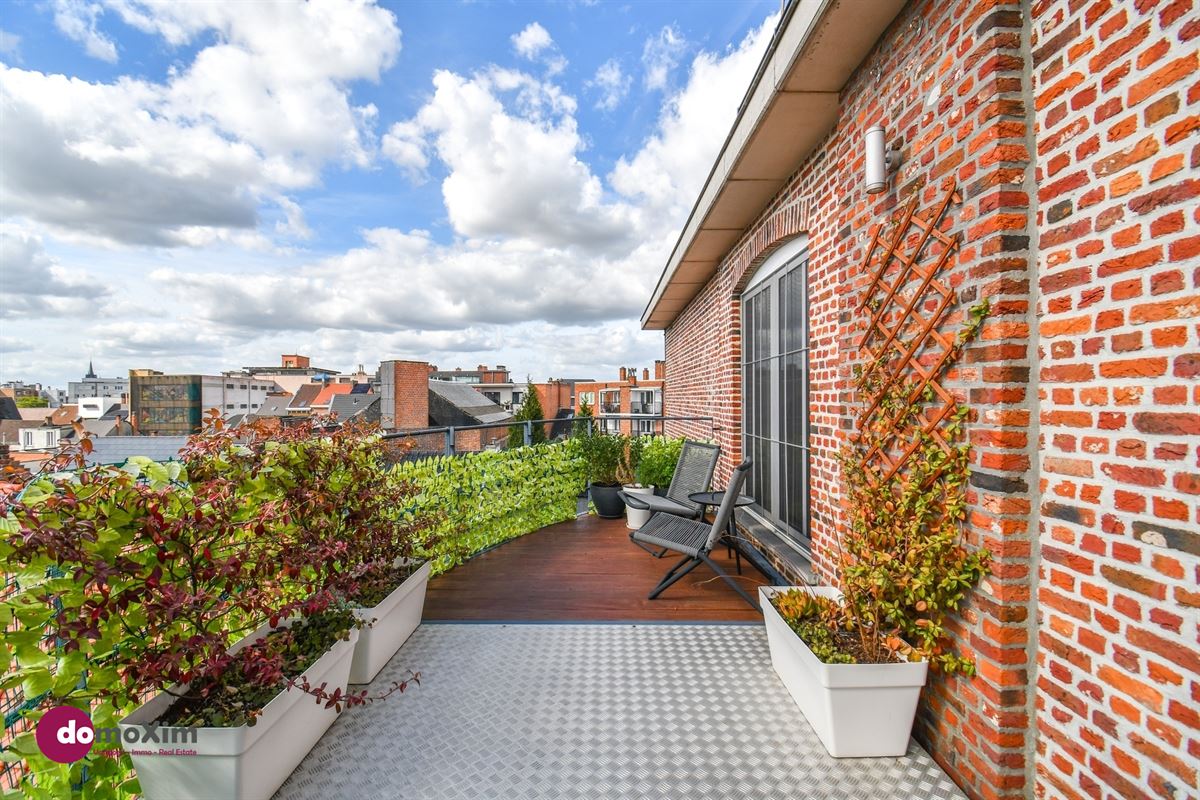 Bright 2-bedroom loft with terrace in Mechelen