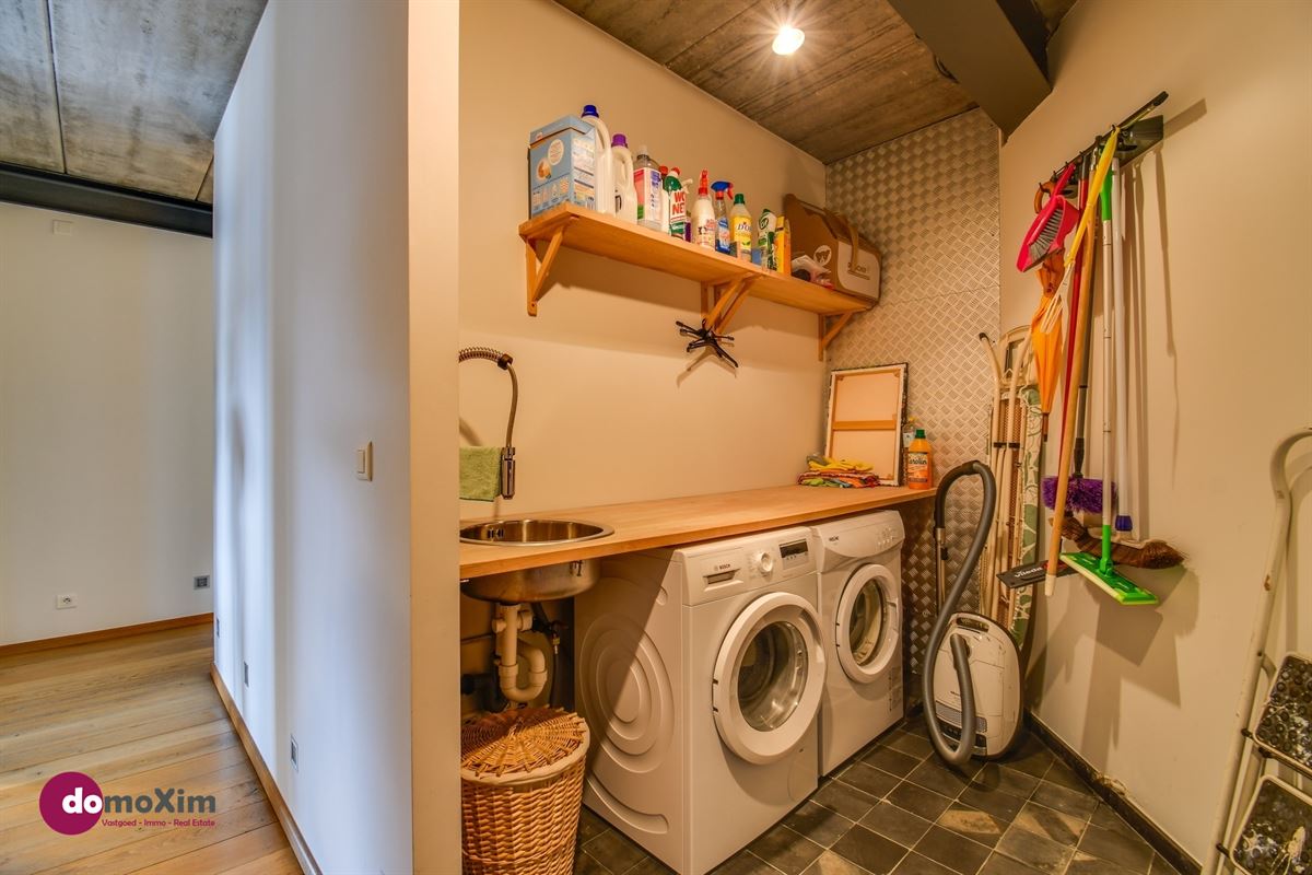 Bright 2-bedroom loft with terrace in Mechelen